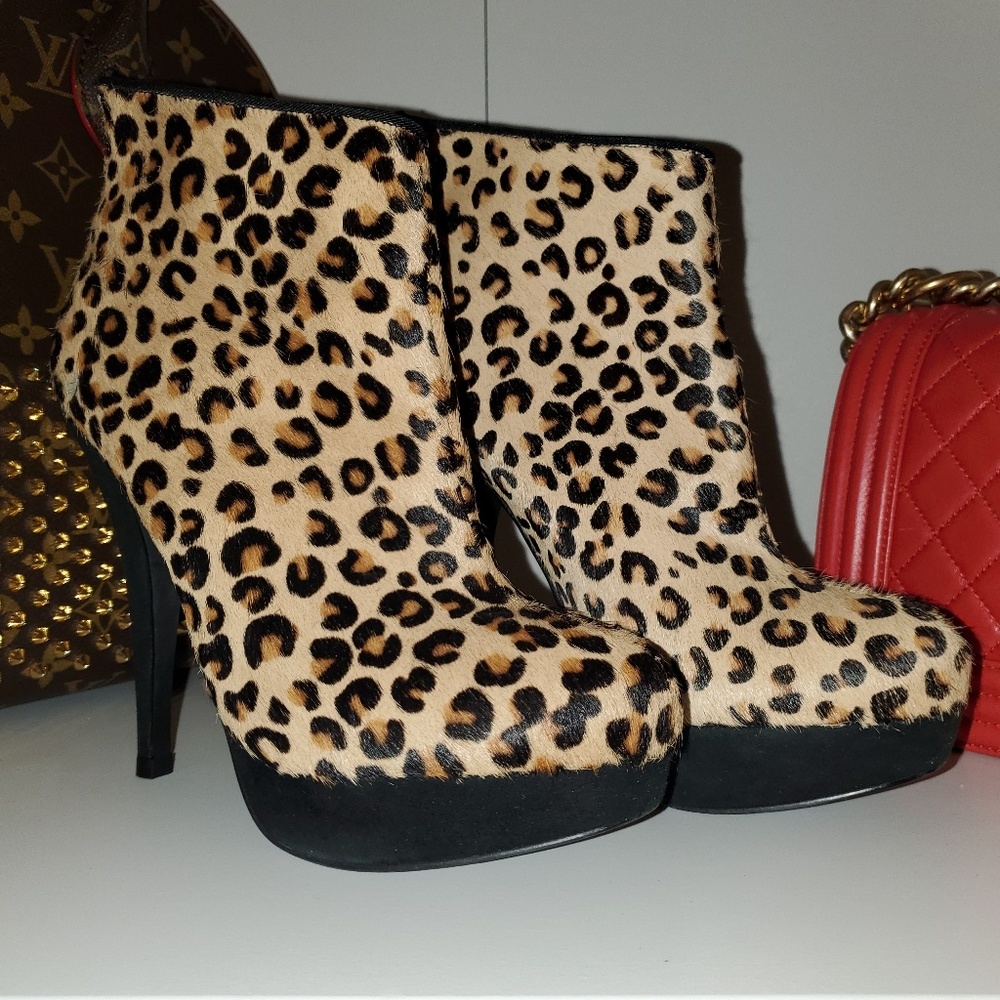 Leopard calf hair booties